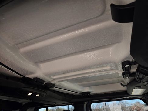 New 2025 Jeep Gladiator Sport image 10