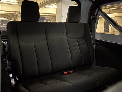 Used 2015 Jeep Wrangler Sport AWD/4WD image 19