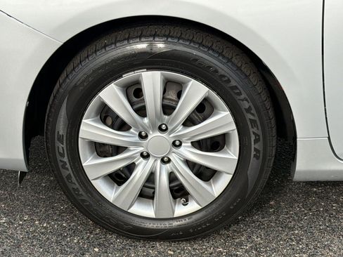 Used 2013 Toyota Corolla LE FWD image 12