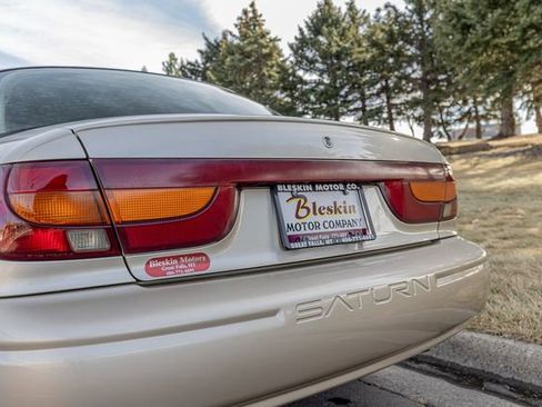 Used 2002 Saturn S-Series SL2 image 11