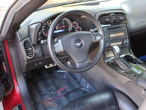 Used 2010 Chevrolet Corvette w/1LT w/ Roof Package image 7