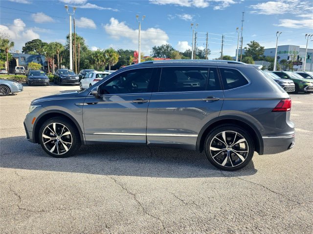 Used 2023 Volkswagen Tiguan SEL R-Line AWD/4WD image 6