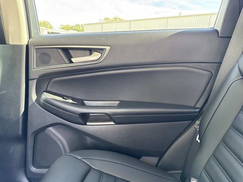 Used 2022 Ford Edge SEL w/ Convenience Package image 15