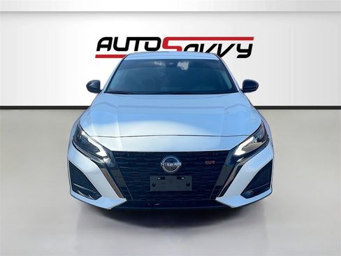 Used 2023 Nissan Altima 2.5 SR image 2