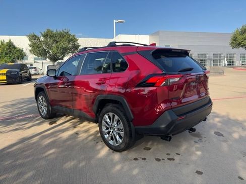 Used 2025 Toyota RAV4 XLE Premium w/ Weather Package FWD image 7