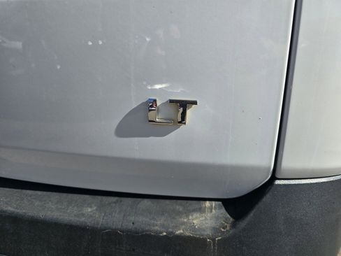 Used 2023 Chevrolet Traverse LT w/ LPO, Floor Liner Package image 10