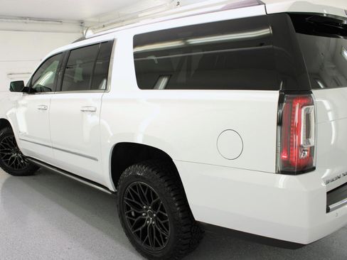 Used 2020 GMC Yukon XL Denali w/ Denali Ultimate Package image 16