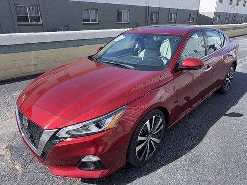 Used 2019 Nissan Altima 2.5 Platinum image 1