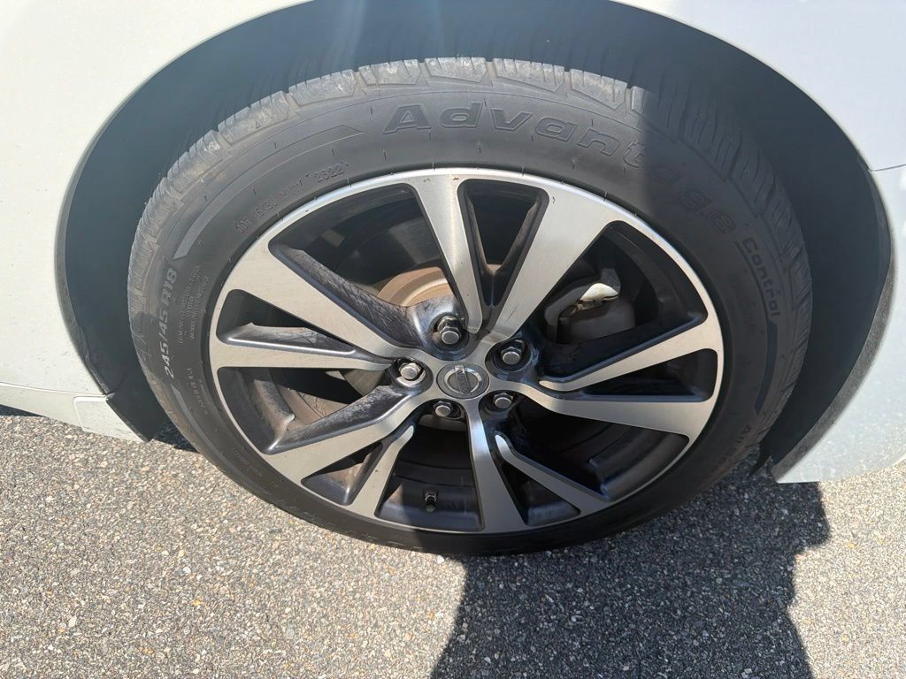 Used 2017 Nissan Maxima Platinum FWD image 9