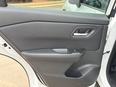 Used 2025 Nissan Rogue SV FWD image 21