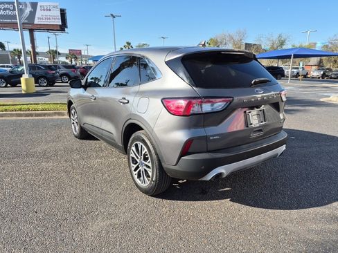 Used 2022 Ford Escape SEL image 3