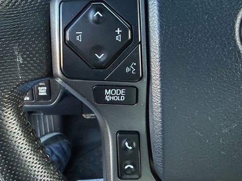 Used 2020 Toyota Tacoma TRD Sport image 15