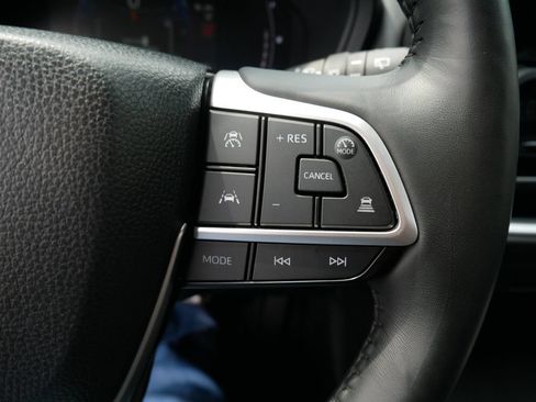 Used 2025 Toyota Grand Highlander AWD image 28