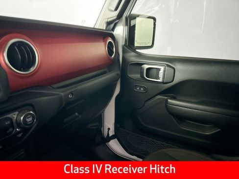 Used 2022 Jeep Gladiator Rubicon w/ Cold Weather Group image 31