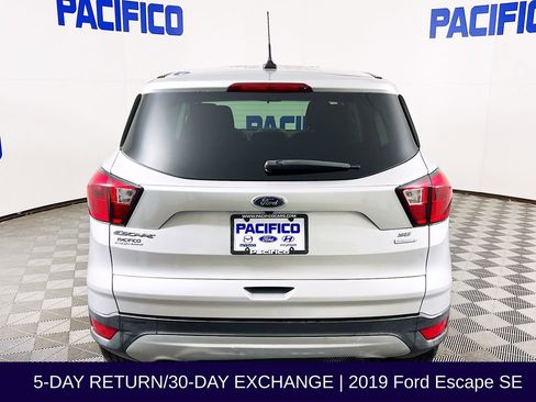 Certified 2019 Ford Escape SE image 7