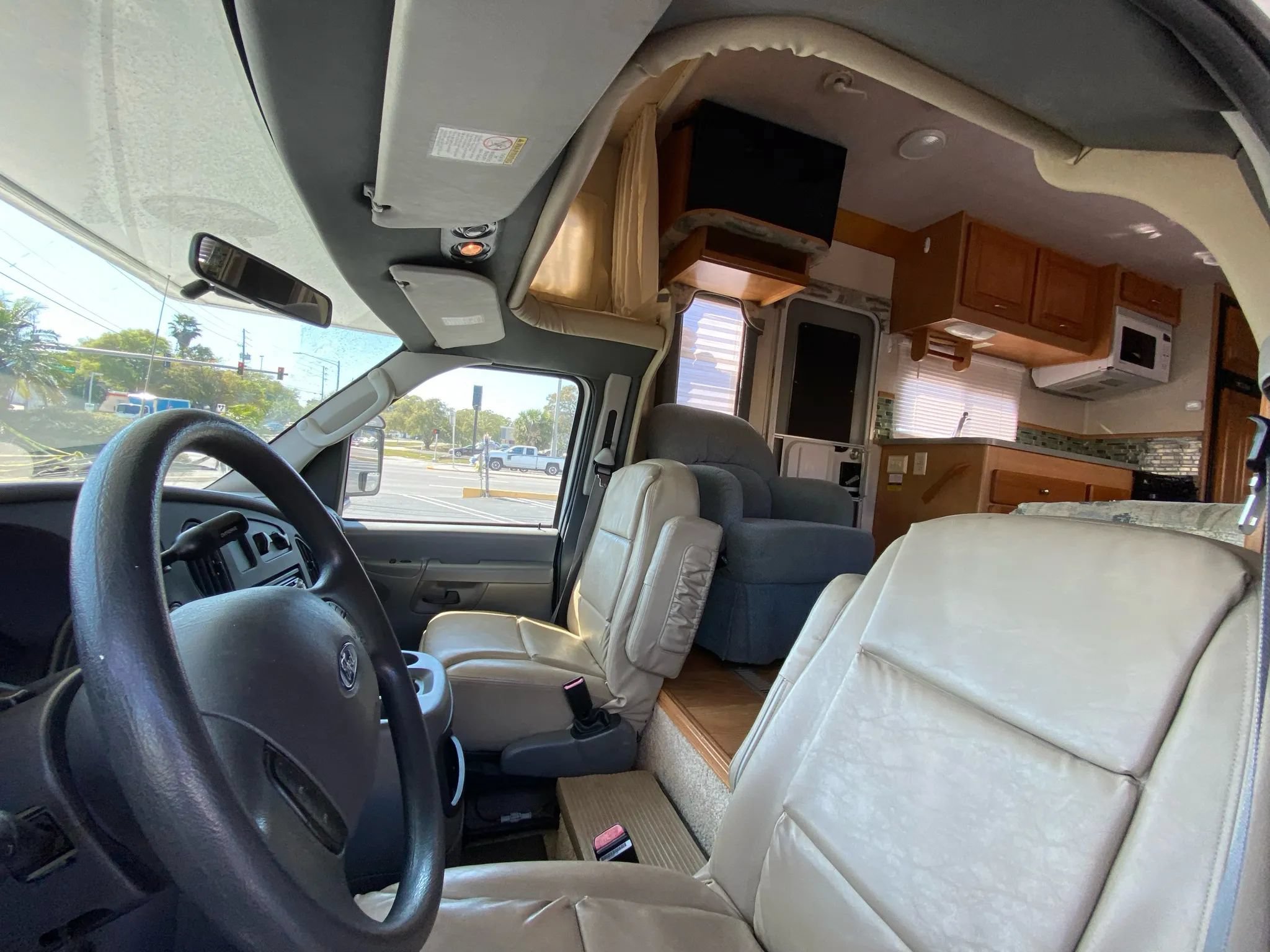 Used 2003 Ford E-450 and Econoline 450 RWD image 10