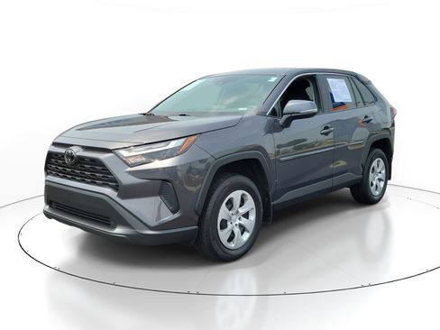 Used 2024 Toyota RAV4 LE AWD/4WD image 2