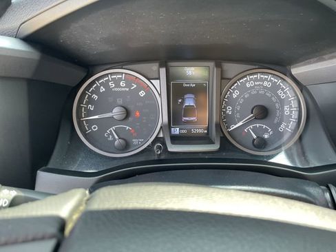 Used 2023 Toyota Tacoma TRD Off-Road w/ TRD Premium Off Road Package AWD/4WD image 20