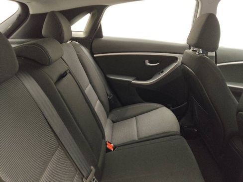 Used 2017 Hyundai Elantra GT image 19