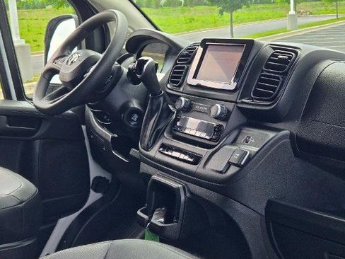 Used 2025 RAM ProMaster 2500 w/ Convenience Group FWD image 7
