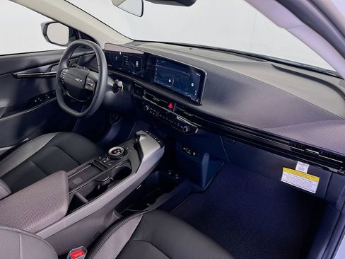 New 2025 Kia EV6 Wind image 25