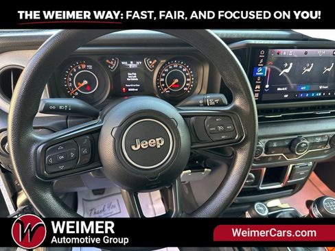 Used 2024 Jeep Gladiator Sport AWD/4WD image 10
