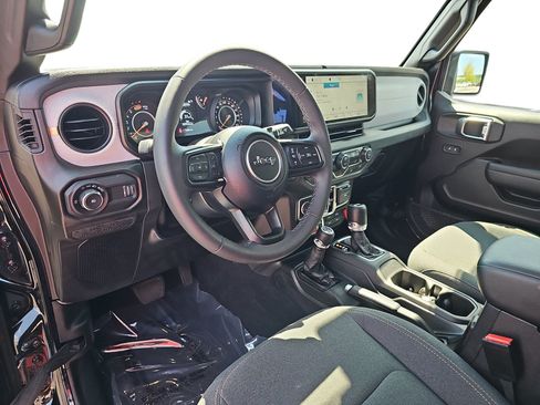 Used 2025 Jeep Wrangler Unlimited Sport AWD/4WD image 12