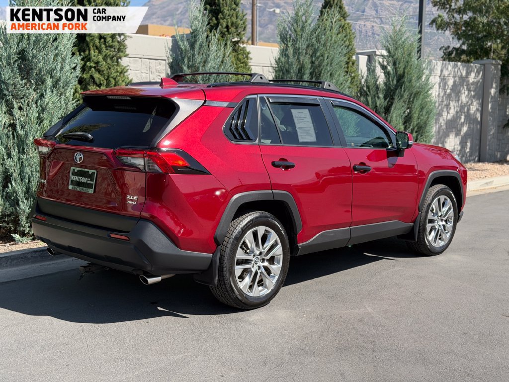 Used 2019 Toyota RAV4 XLE Premium w/ Cold Weather Package AWD/4WD image 8