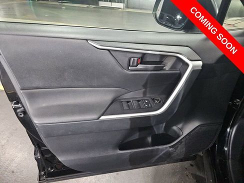 Used 2019 Toyota RAV4 LE w/ Carpet Mat Package FWD image 12