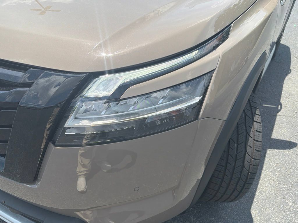 Used 2023 Nissan Pathfinder Platinum AWD/4WD image 34