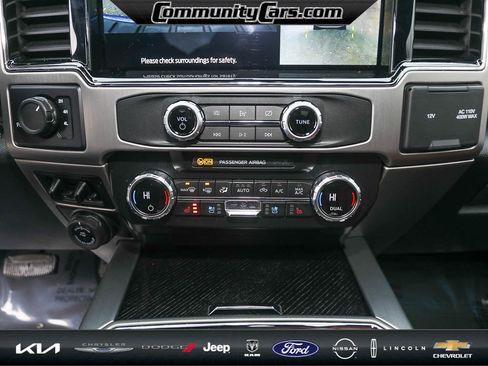 Used 2022 Ford F350 Platinum w/ FX4 Off-Road Package image 18