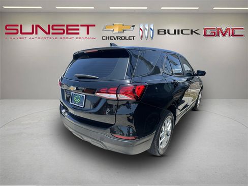 Certified 2023 Chevrolet Equinox LS w/ Driver Confidence II Package FWD image 4