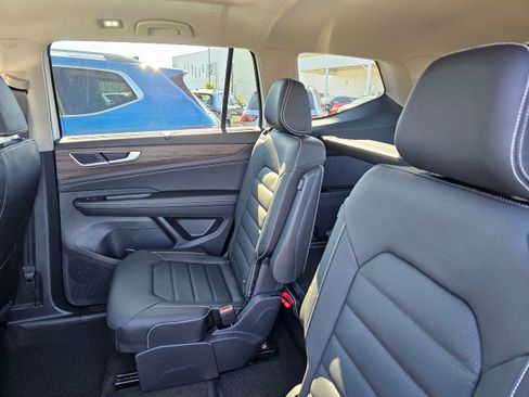 New 2025 Volkswagen Atlas SEL image 21