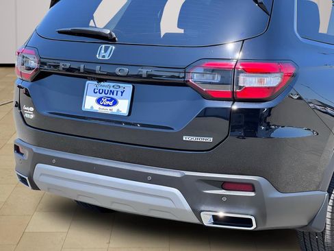 Used 2025 Honda Pilot Touring image 44