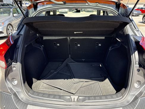 Used 2020 Nissan Kicks SR w/ SR Premium Package FWD image 28