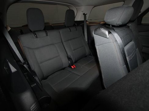 Used 2025 Ford Explorer Active AWD/4WD image 23