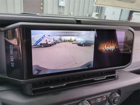 New 2025 Jeep Gladiator Sport image 29