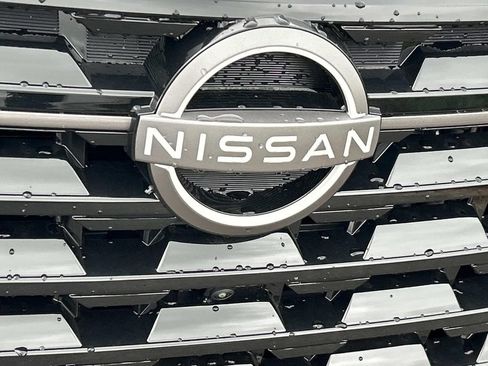 New 2026 Nissan Pathfinder Platinum w/ Lighting Package AWD/4WD image 11
