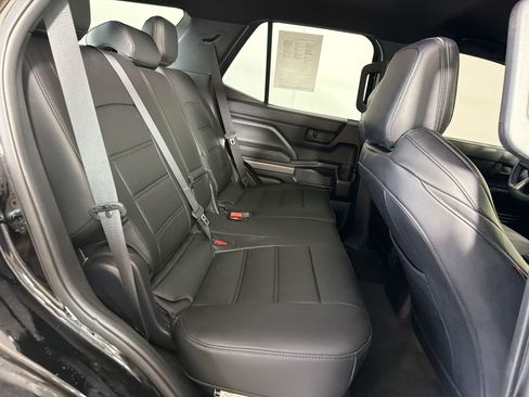 Used 2025 Toyota 4Runner SR5 AWD/4WD image 30