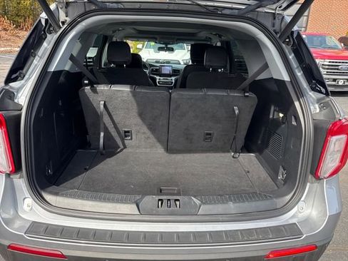 Certified 2022 Ford Explorer XLT w/ Equipment Group 202A image 11