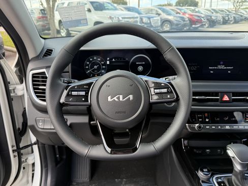 New 2026 Kia Seltos SX AWD/4WD image 11