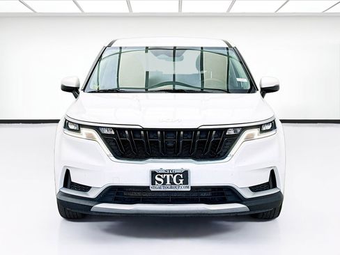 Used 2022 Kia Carnival LX FWD image 2