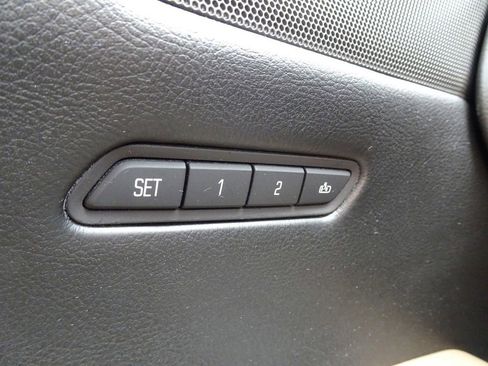 Used 2017 Cadillac XT5 Platinum image 23