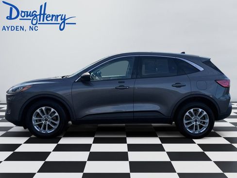 Used 2022 Ford Escape SE image 2