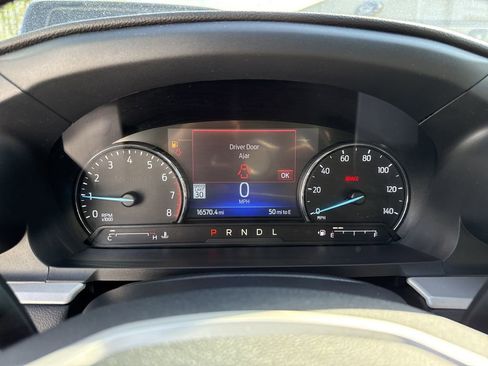 Used 2023 Ford Explorer XLT image 18