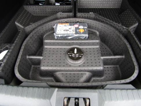 Certified 2024 Ford Edge SEL w/ Convenience Package AWD/4WD image 12