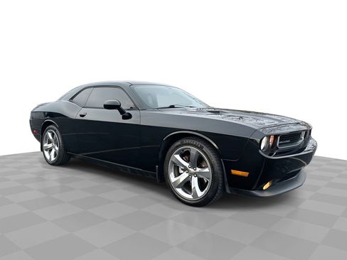 Used 2014 Dodge Challenger R/T image 1