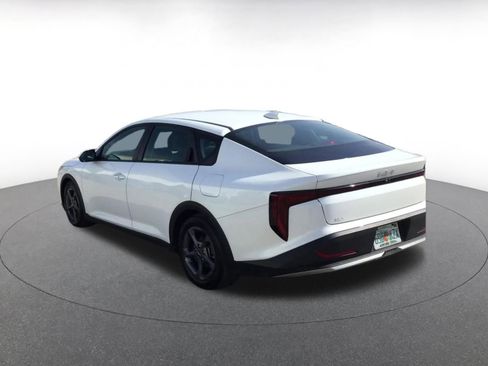 Used 2025 Kia K4 LXS image 10