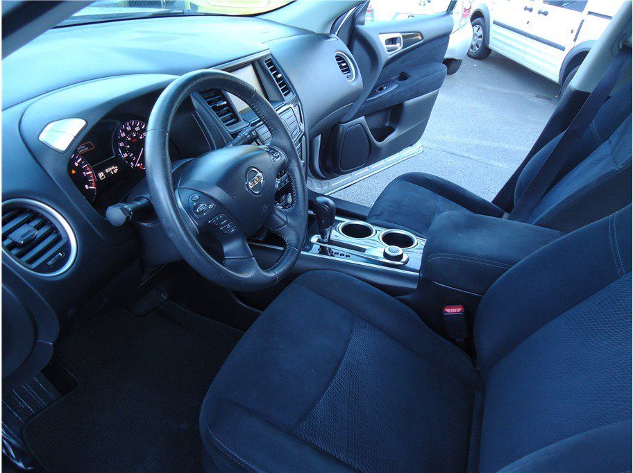 Used 2013 Nissan Pathfinder SV AWD/4WD image 21