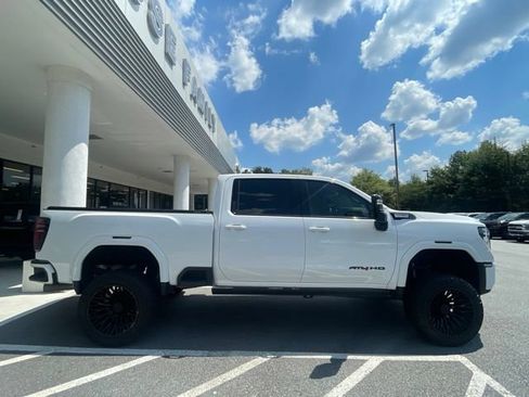 Used 2025 GMC Sierra 2500 AT4 w/ AT4 Premium Plus Package AWD/4WD image 7